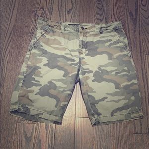 21Men Camo Shorts